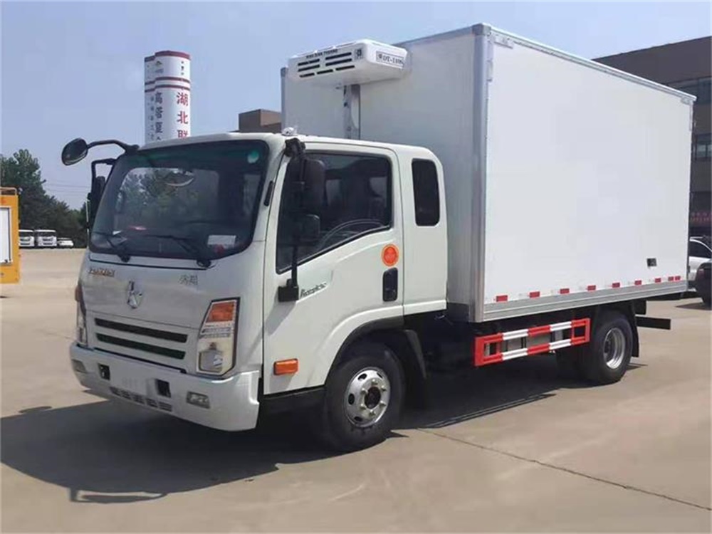 大運(yùn)排半3.7米冷藏車